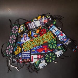 Pulsera mostacilla huichol